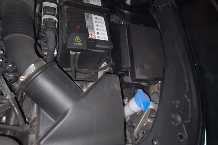 Used Hongqi H6 2024 2.0T ZhiMei Edition Engine Bay Left