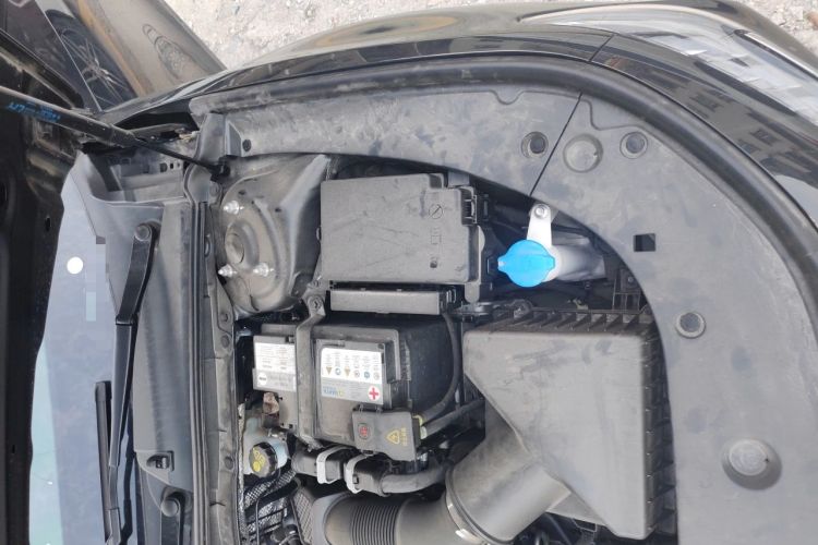 Used Hongqi H6 2024 2.0T ZhiMei Edition Engine Bay Left