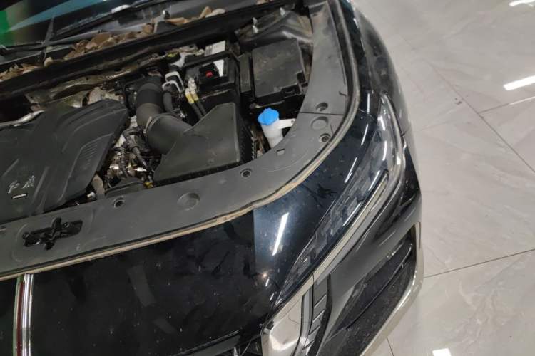 Used Hongqi H6 2024 2.0T ZhiMei Edition Engine Bay Left