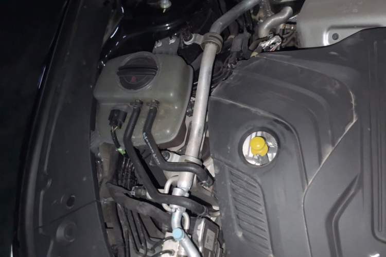 Used Hongqi H6 2024 2.0T ZhiMei Edition Engine Bay Right