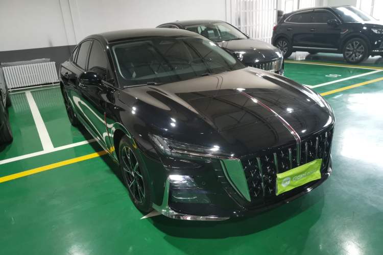 Used Hongqi H6 2024 2.0T ZhiMei Edition Front Right 45 Deg