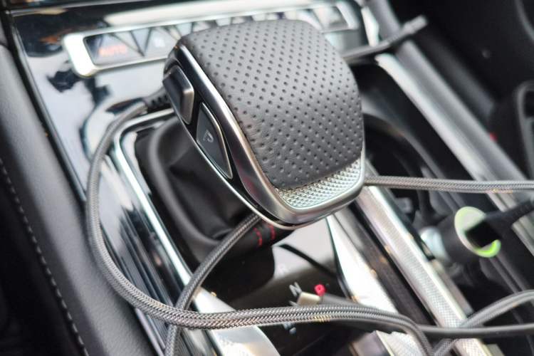 Used Hongqi H6 2024 2.0T ZhiMei Edition Gear Lever