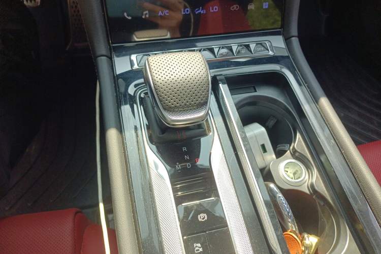 Used Hongqi H6 2024 2.0T ZhiShang Version Gear Lever