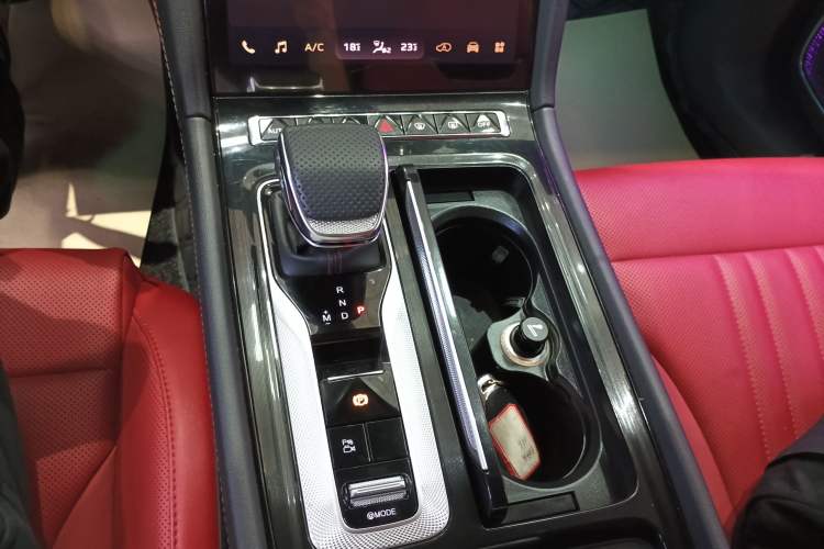 Used Hongqi H6 2024 2.0T ZhiMei Edition Gear Lever