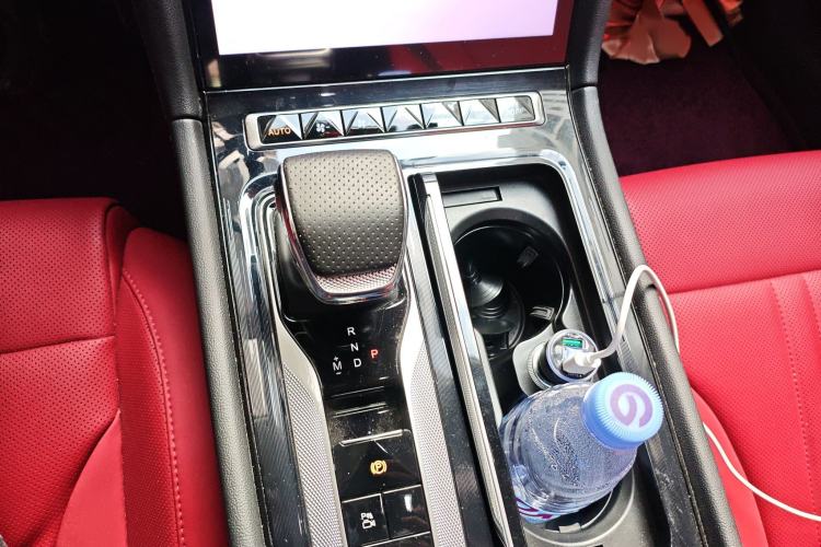 Used Hongqi H6 2024 2.0T ZhiMei Edition Gear Lever