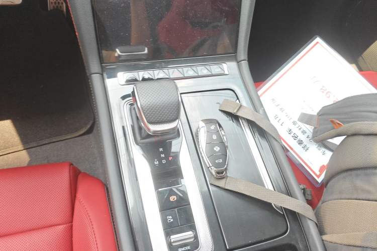 Used Hongqi H6 2024 2.0T ZhiMei Edition Gear Lever