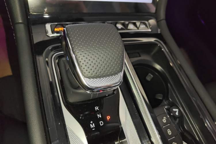 Used Hongqi H6 2024 2.0T Zhiyi Version Gear Lever