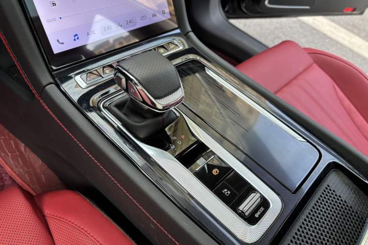 Used Hongqi H6 2024 2.0T ZhiMei Edition Interior 4