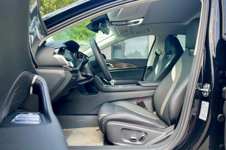 Used Hongqi H6 2024 2.0T ZhiMei Edition Left Front Seat