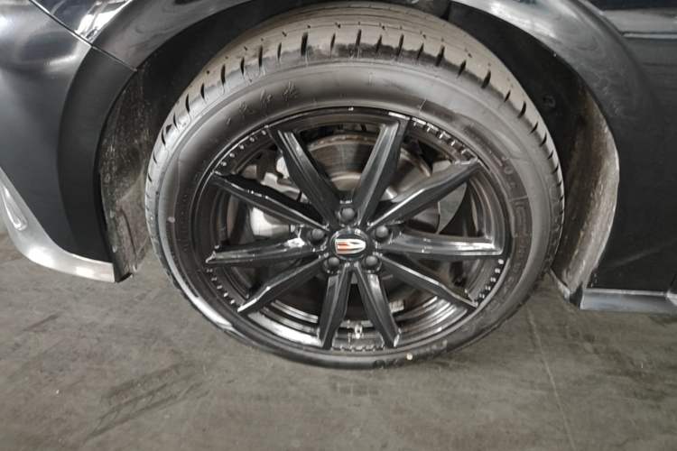 Used Hongqi H6 2024 2.0T ZhiShang Version Left Front Wheel Hub