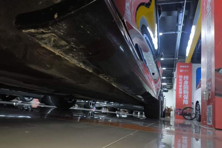 Used Hongqi H6 2024 2.0T ZhiMei Edition Left Side Sill