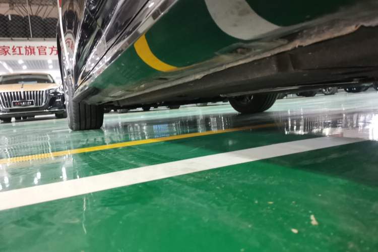 Used Hongqi H6 2024 2.0T ZhiMei Edition Left Side Sill