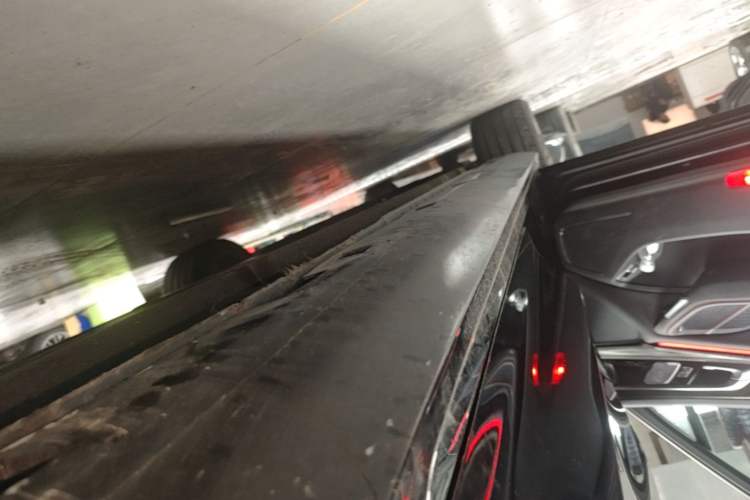 Used Hongqi H6 2024 2.0T ZhiShang Version Left Side Sill