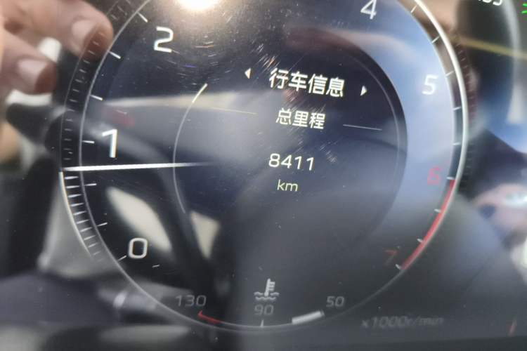 Used Hongqi H6 2024 2.0T ZhiMei Edition Odometer Close Up