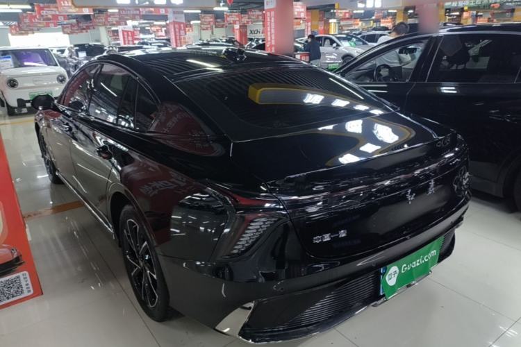 Used Hongqi H6 2024 2.0T ZhiMei Edition Rear Left 45 Deg