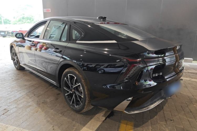 Used Hongqi H6 2024 2.0T Zhiyi Version Rear Left 45 Deg
