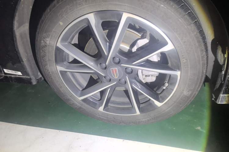 Used Hongqi H6 2024 2.0T ZhiMei Edition Right Front Wheel Hub