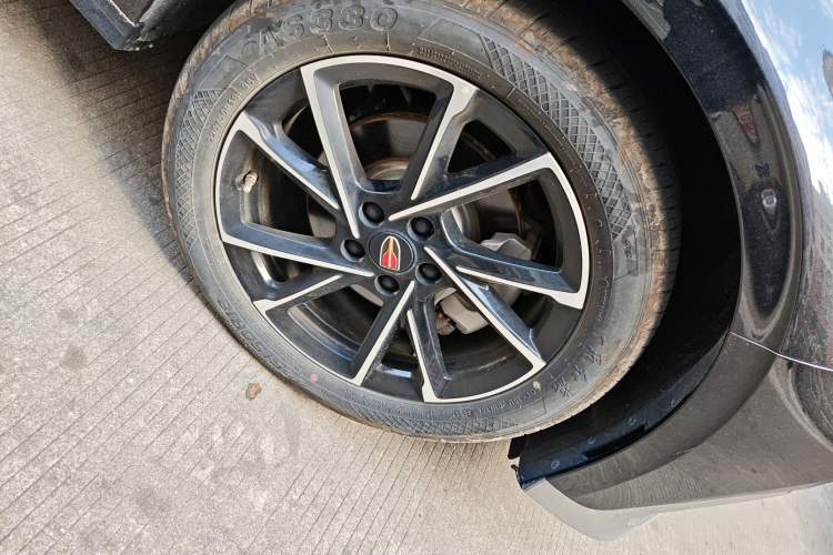 Used Hongqi H6 2024 2.0T ZhiMei Edition Right Front Wheel Hub
