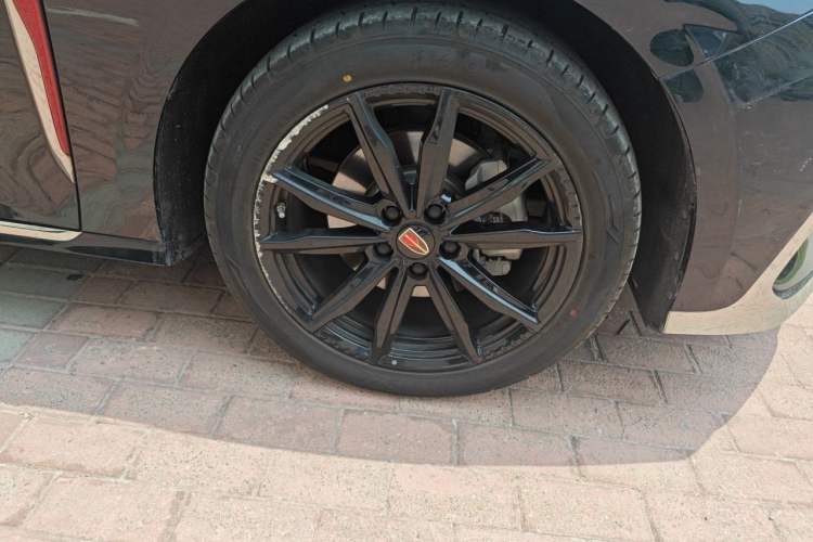 Used Hongqi H6 2024 2.0T ZhiShang Version Right Front Wheel Hub