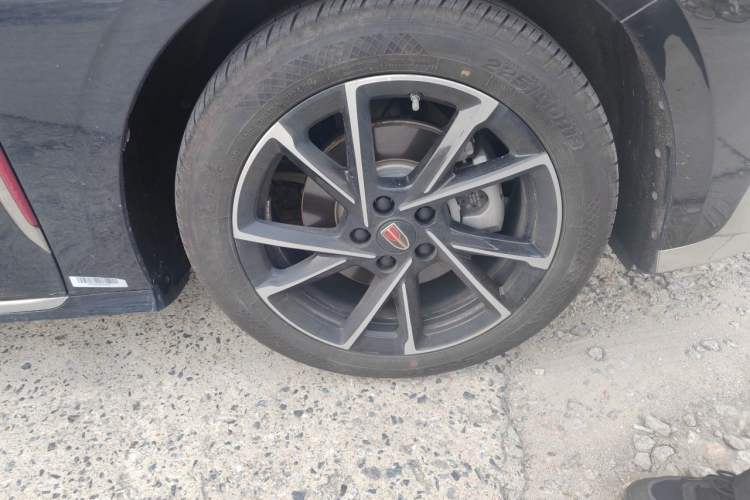 Used Hongqi H6 2024 2.0T ZhiMei Edition Right Front Wheel Hub