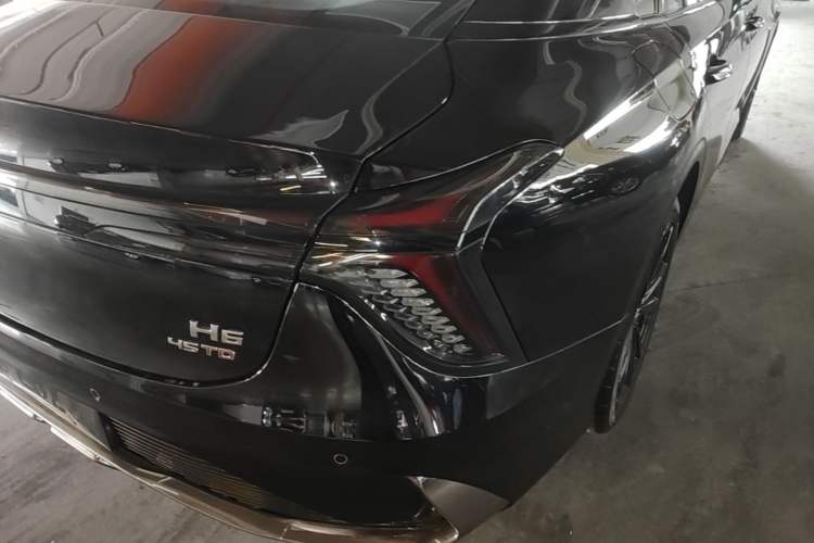 Used Hongqi H6 2024 2.0T ZhiShang Version Right Rear Taillight