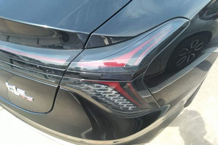 Used Hongqi H6 2024 2.0T ZhiShang Version Right Rear Taillight