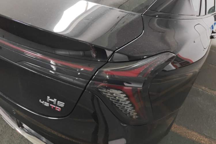 Used Hongqi H6 2024 2.0T Zhiyi Version Right Rear Taillight