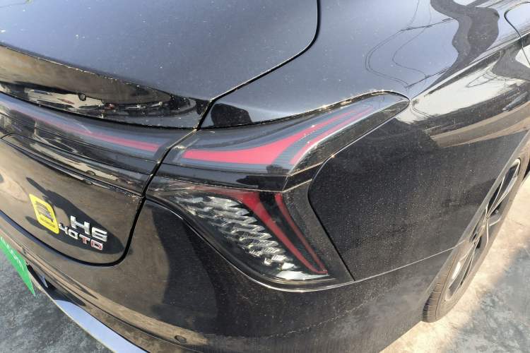 Used Hongqi H6 2024 2.0T ZhiMei Edition Right Rear Taillight