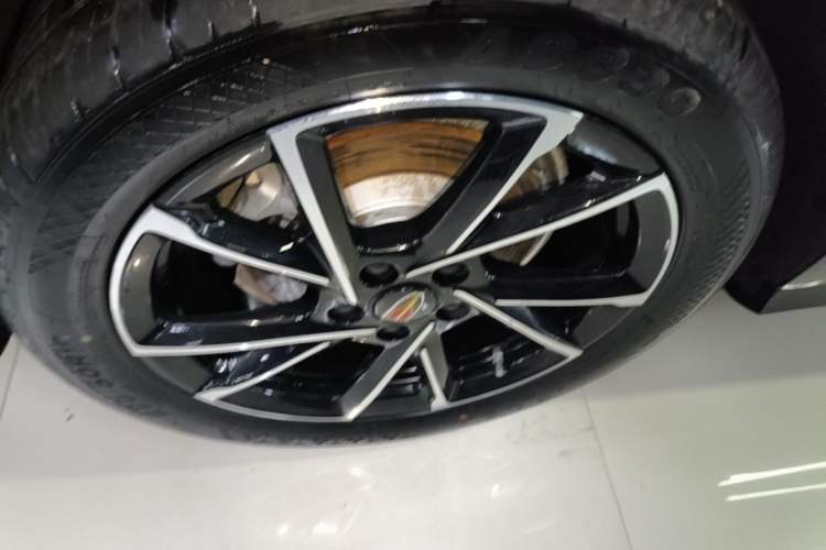 Used Hongqi H6 2024 2.0T ZhiMei Edition Right Rear Wheel Hub