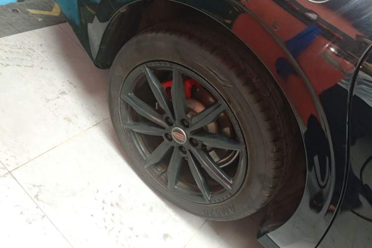 Used Hongqi H6 2024 2.0T ZhiShang Version Right Rear Wheel Hub