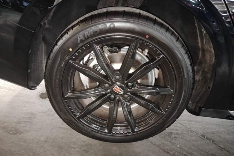 Used Hongqi H6 2024 2.0T ZhiShang Version Right Rear Wheel Hub