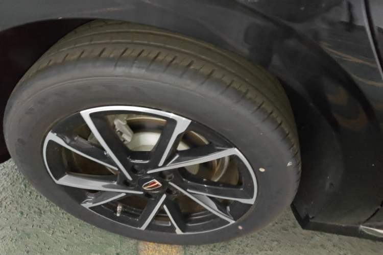 Used Hongqi H6 2024 2.0T Zhiyi Version Right Rear Wheel Hub