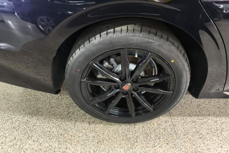 Used Hongqi H6 2024 2.0T ZhiShang Version Right Rear Wheel Hub