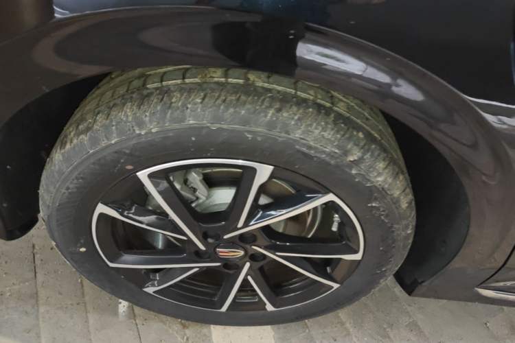 Used Hongqi H6 2024 2.0T Zhiyi Version Right Rear Wheel Hub