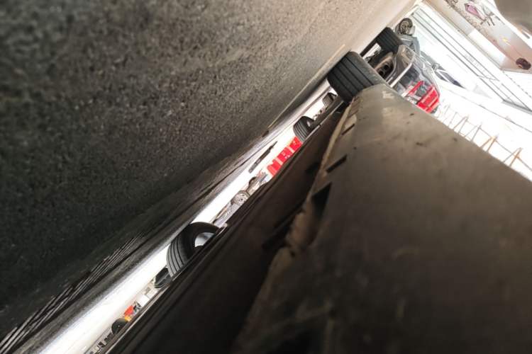Used Hongqi H6 2024 2.0T ZhiMei Edition Right Side Sill