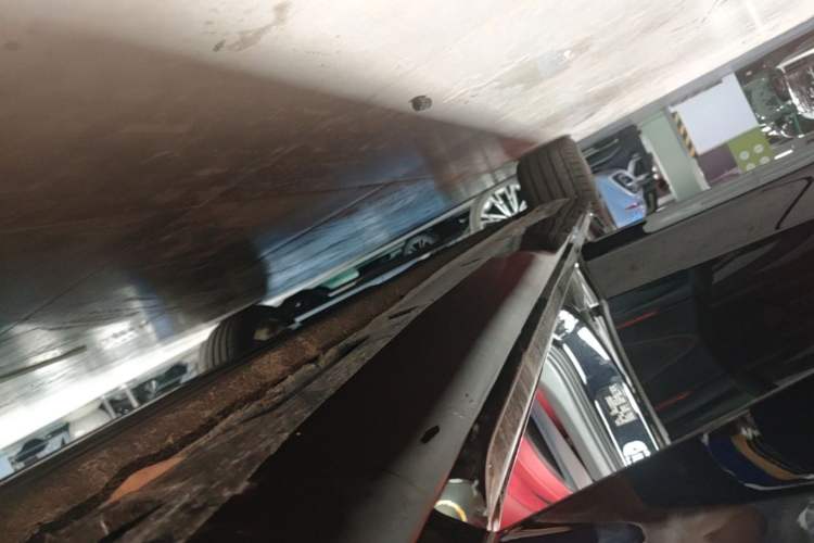 Used Hongqi H6 2024 2.0T ZhiShang Version Right Side Sill