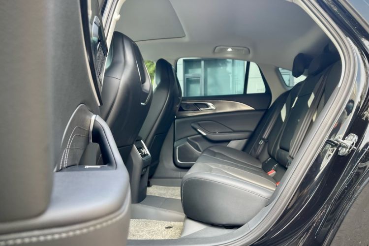 Used Hongqi H6 2024 2.0T ZhiMei Edition Roof