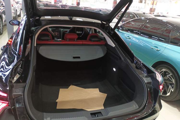 Used Hongqi H6 2024 2.0T ZhiMei Edition Trunk