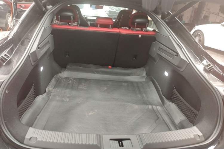 Used Hongqi H6 2024 2.0T ZhiShang Version Trunk