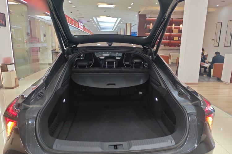 Used Hongqi H6 2024 2.0T ZhiShang Version Trunk