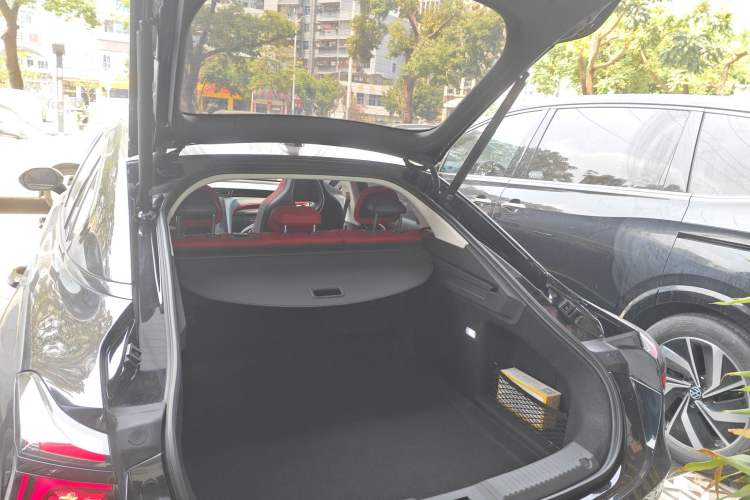 Used Hongqi H6 2024 2.0T ZhiMei Edition Trunk
