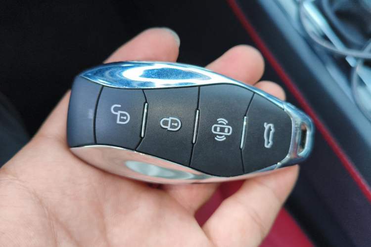 Used Hongqi H6 2024 2.0T ZhiMei Edition Vehicle Key