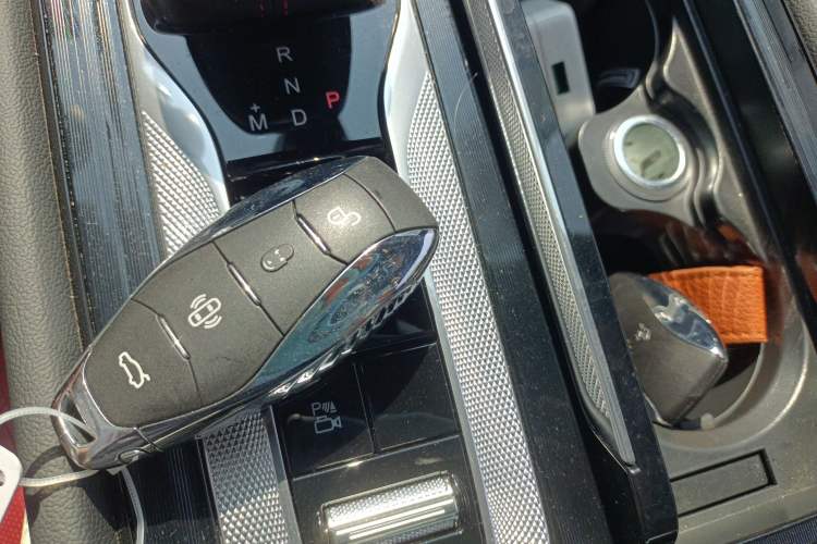 Used Hongqi H6 2024 2.0T ZhiShang Version Vehicle Key