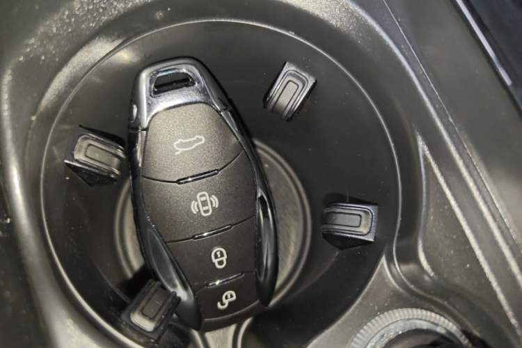 Used Hongqi H6 2024 2.0T Zhiyi Version Vehicle Key