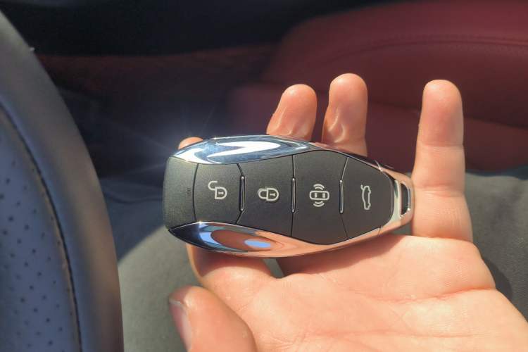 Used Hongqi H6 2024 2.0T ZhiMei Edition Vehicle Key