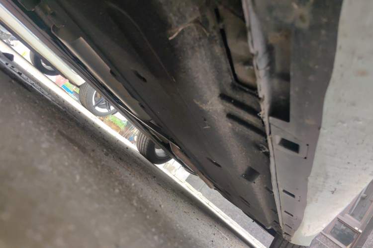 Used Hongqi H6 2024 2.0T ZhiMei Edition Chassis Front Left