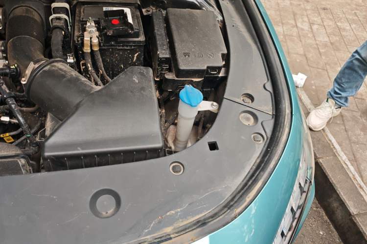 Used Hongqi H6 2024 2.0T ZhiMei Edition Engine Bay Left