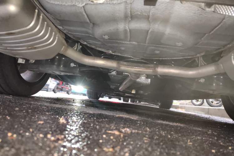 Used Hongqi H6 2024 2.0T ZhiShang Version Chassis Rear