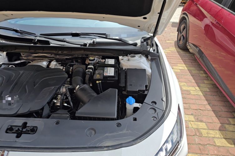 Used Hongqi H6 2024 2.0T ZhiShang Version Engine Bay Left