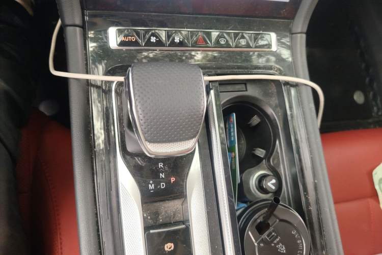 Used Hongqi H6 2024 2.0T ZhiMei Edition Gear Lever